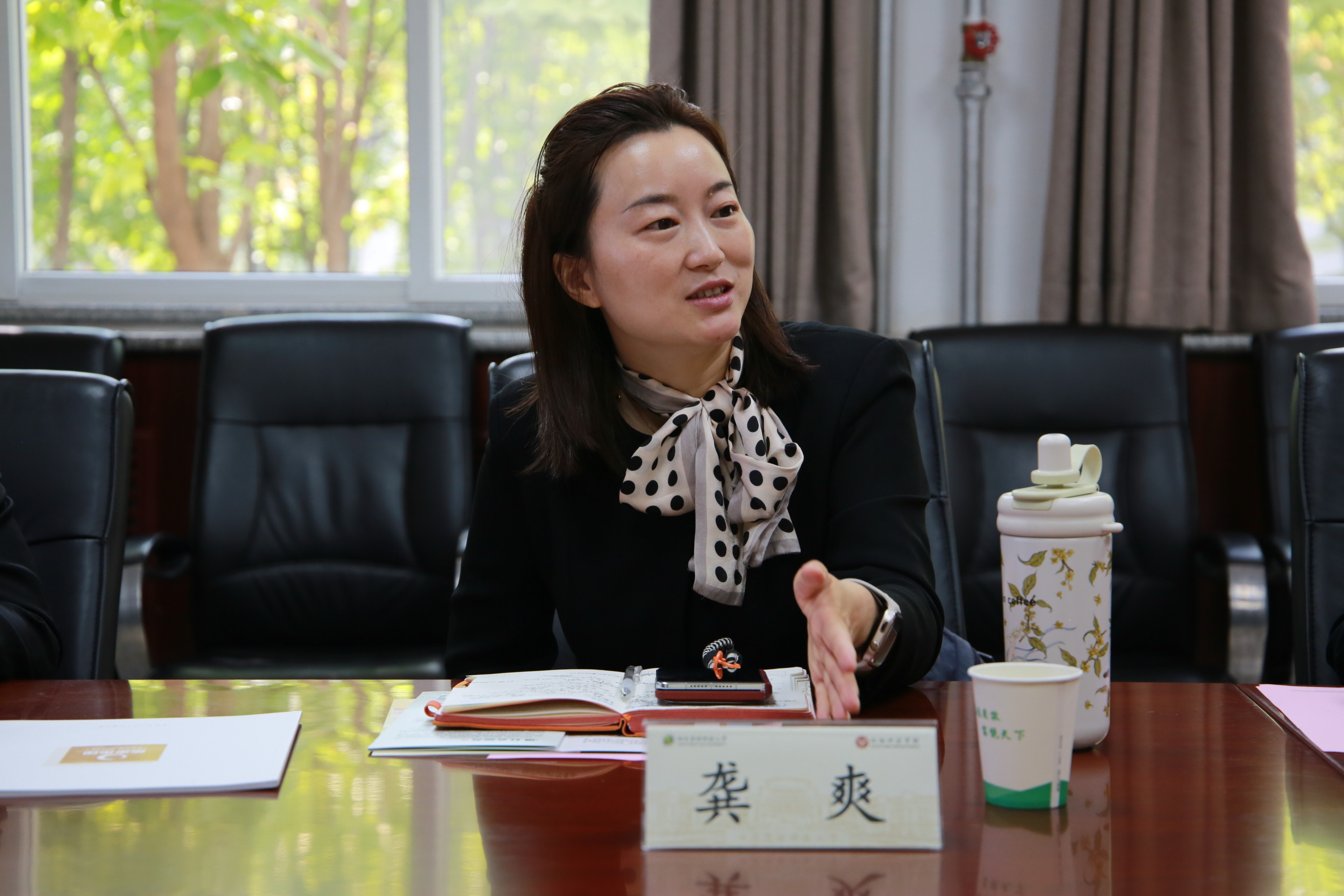 人力资源部总监龚爽介绍公司人才招聘情况.JPG