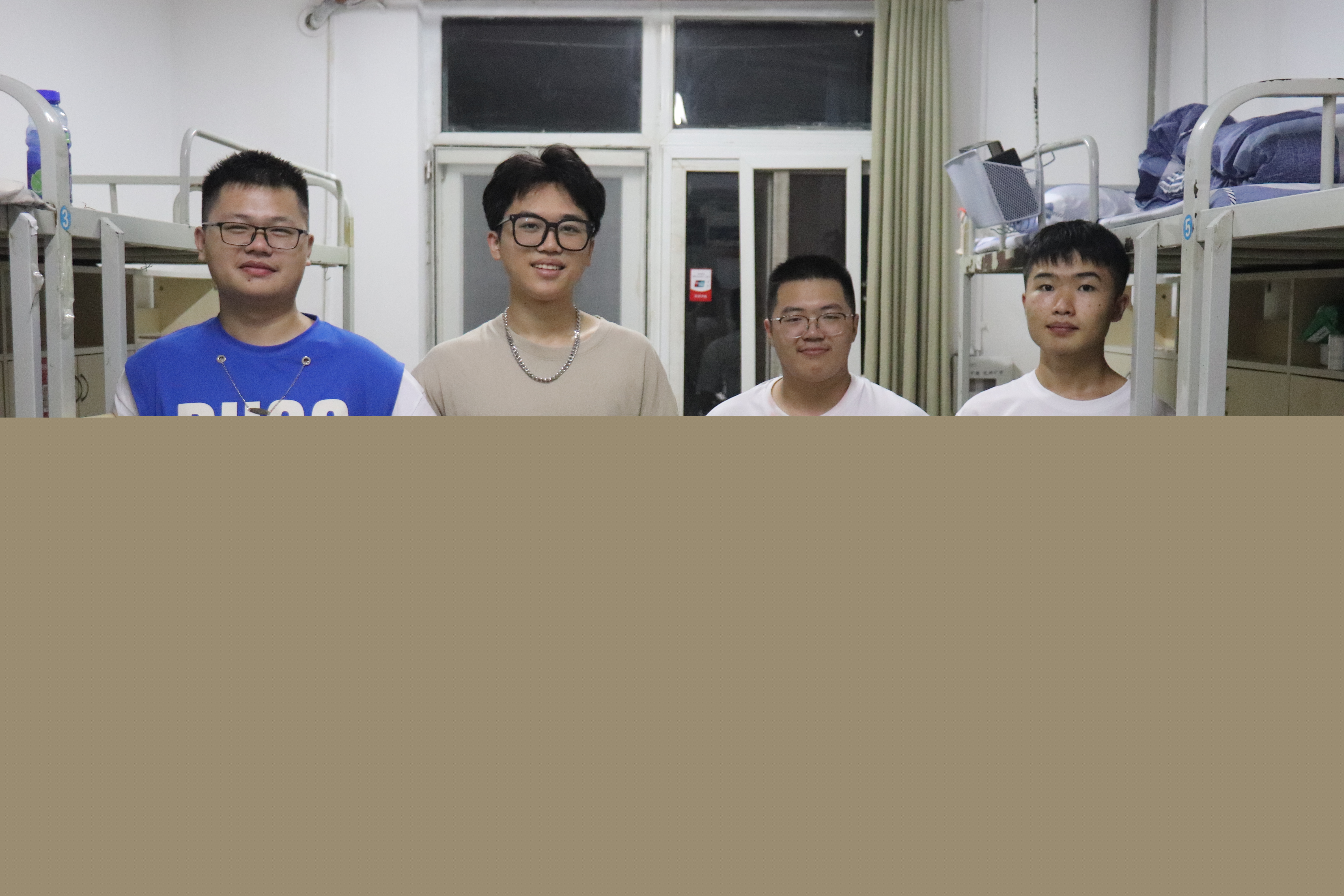 ec0236b45a6944f3a65884893c556f41.jpg